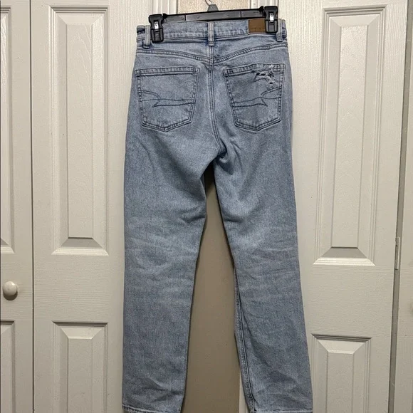 American Eagle Outfitters Women's Blue Distressed Boyfriend Jeans - Picture 6 of 6